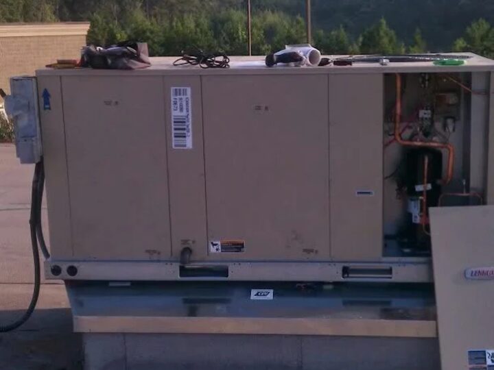 Rooftop package air conditioning units on a commercial building